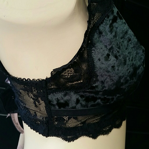 Victoria's Secret NWOT velvet bralette size L - Picture 4 of 7